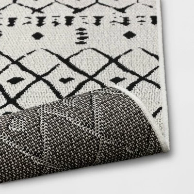 Grace Geometric Indoor/Outdoor Rug Black/White - Project 62™ 5 Grace Geometric Indoor/Outdoor Rug Black/White - Project 62™ - Image 3