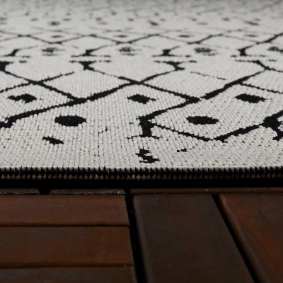 Grace Geometric Indoor/Outdoor Rug Black/White - Project 62™ 6 Grace Geometric Indoor/Outdoor Rug Black/White - Project 62™ - Image 4
