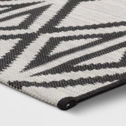 5' X 7' Outdoor Rug Diamond Black - Project 62™